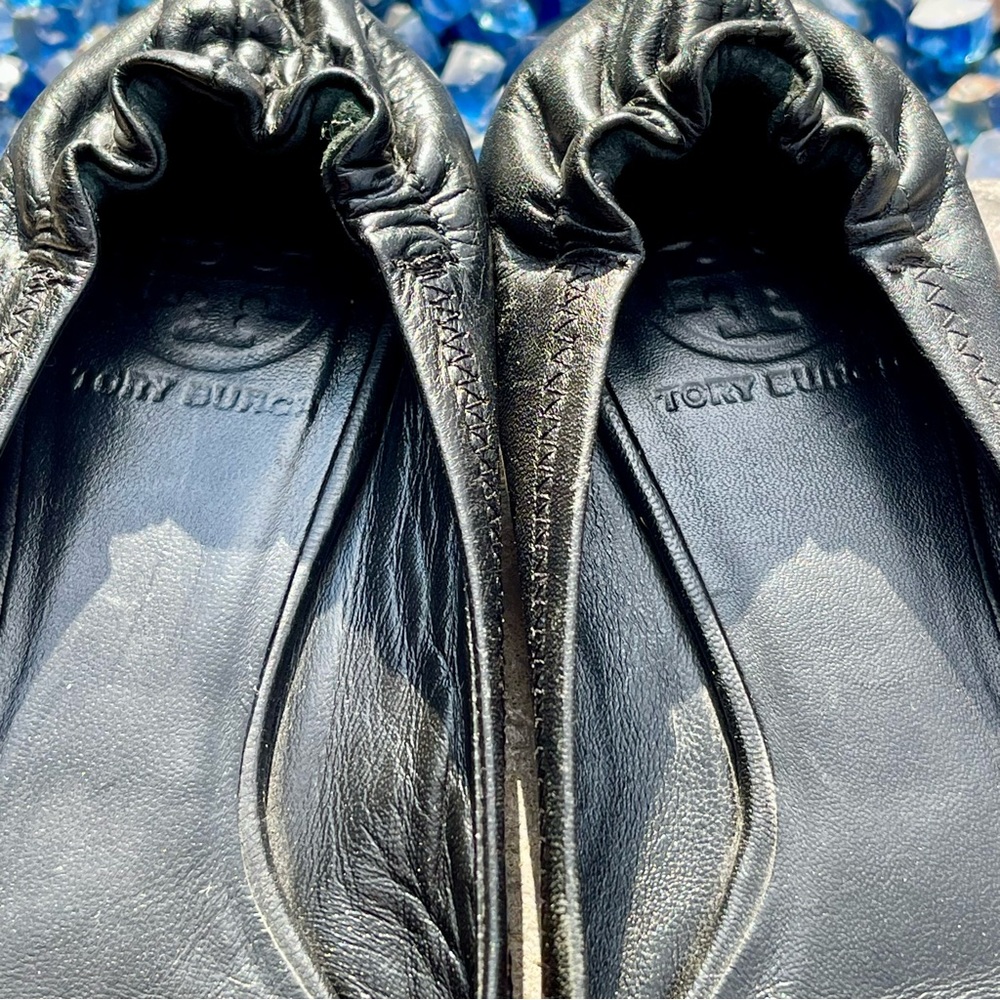 Tory Burch Women's Size 7.5 Reva Black Leather Gold Logo Classic Flats Shoes - Picture 6 of 9